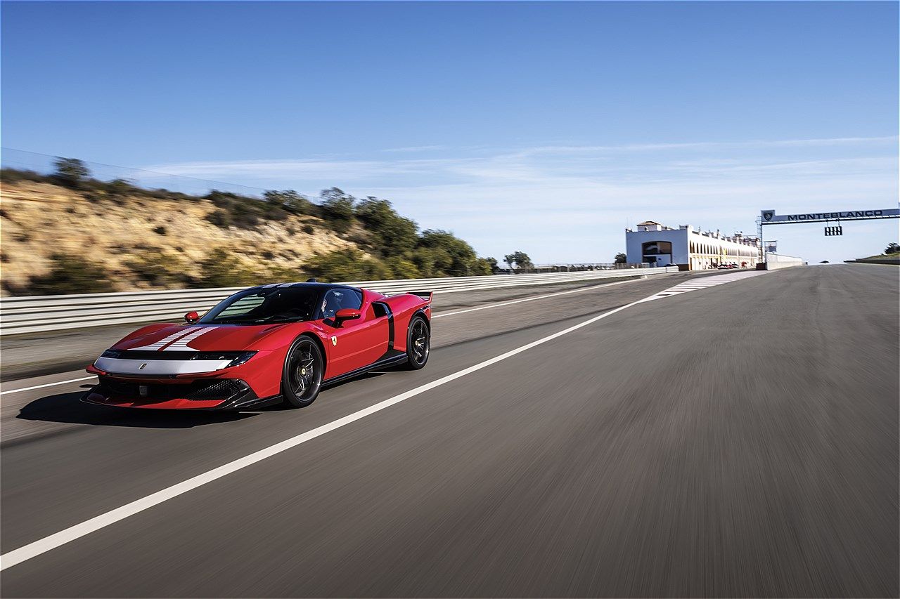 フェラーリの新型車「849テスタロッサ」（写真：Ferrari Japan）