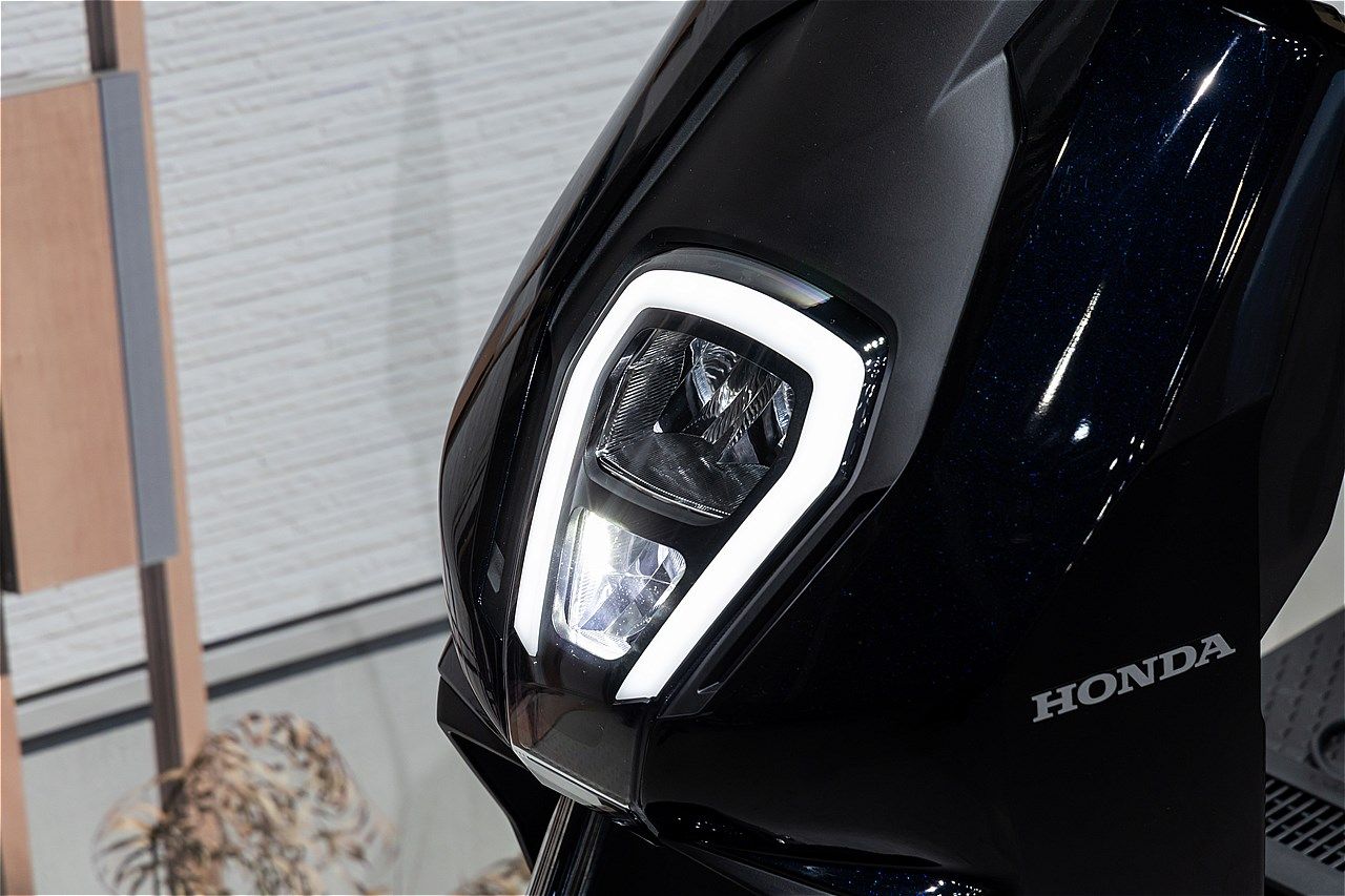 原付一種のホンダ新型電動スクーター｢アイコンe:｣（写真：三木 宏章）