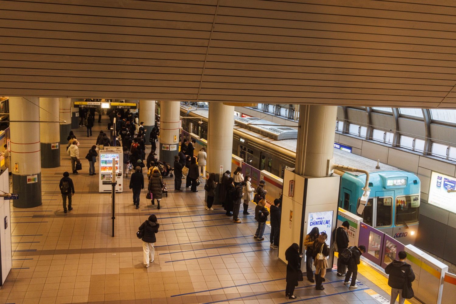 管区長室の窓からは渋谷駅のホームが見える（撮影：鼠入昌史）