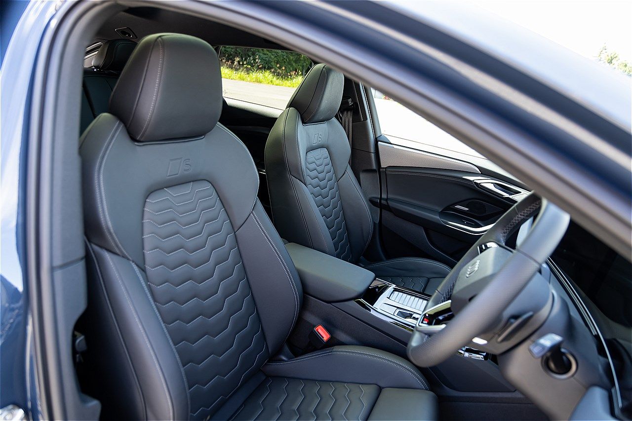 アウディの新型BEV「A6アバントe-tron」（写真：三木 宏章）