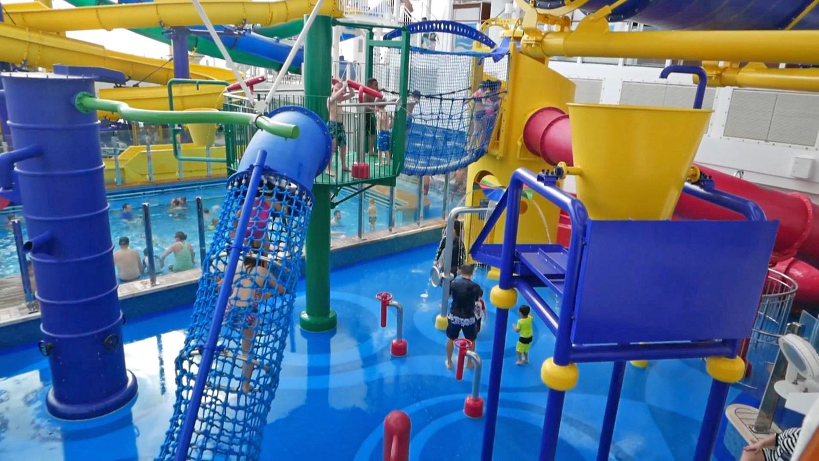 スタンダードクラスの客