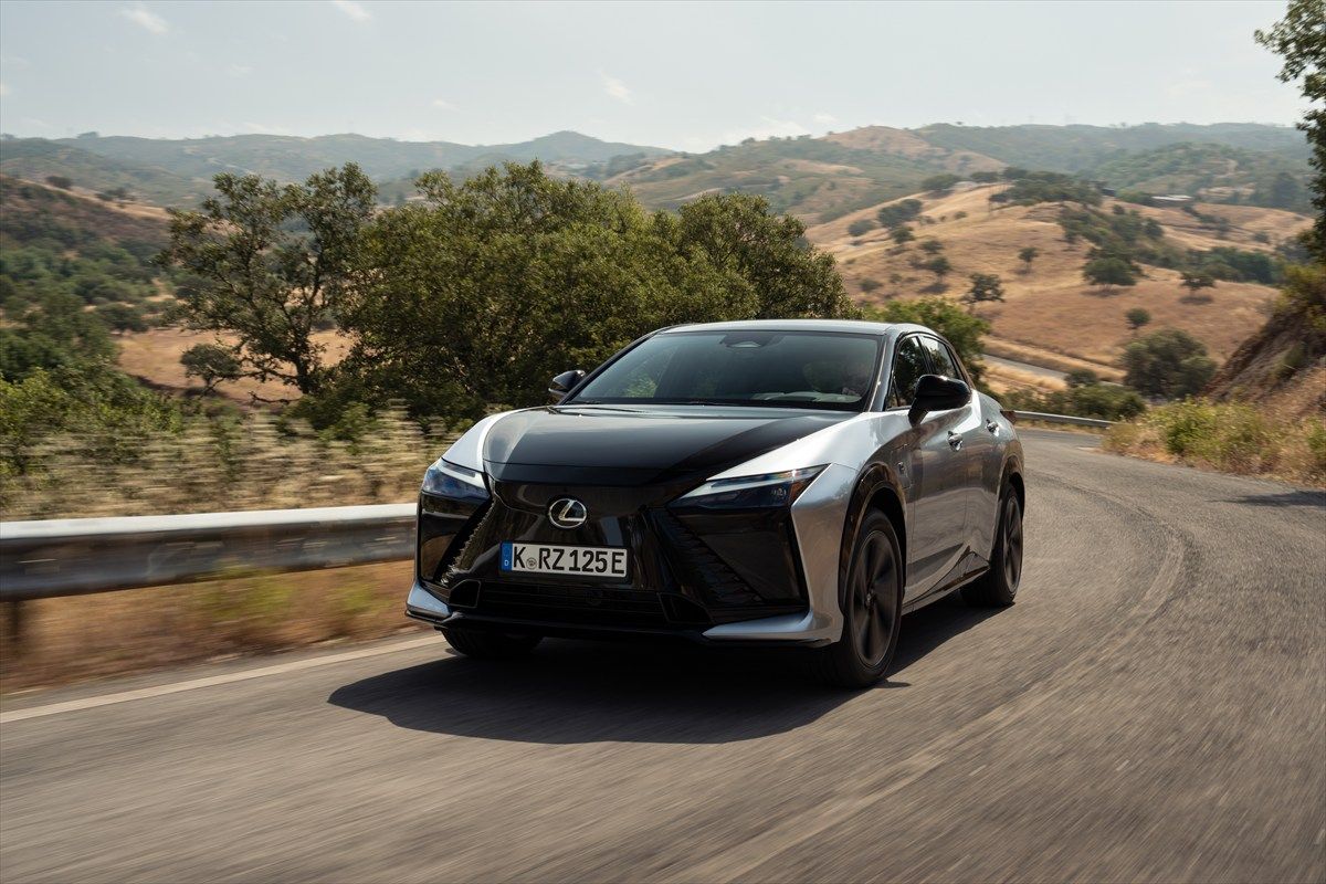 レクサスRZ（写真：Lexus International）