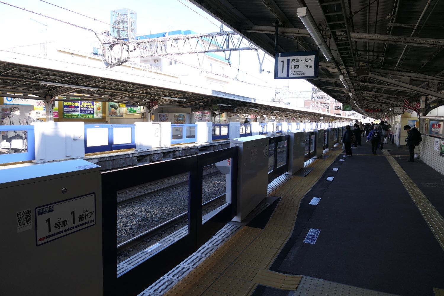 川越方面の列車が発着する1番線（記者撮影）