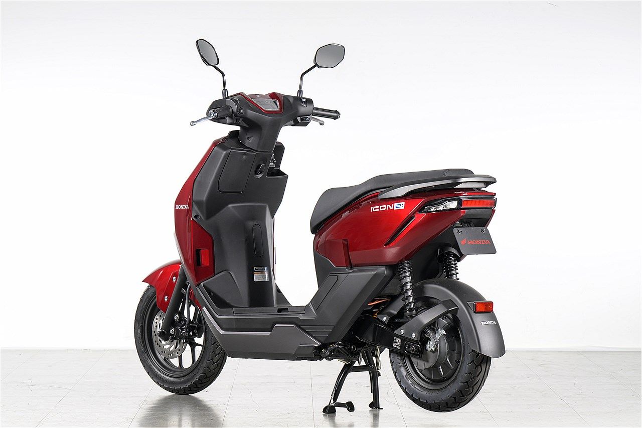 原付一種のホンダ新型電動スクーター｢アイコンe:｣（写真：ホンダモーターサイクルジャパン）