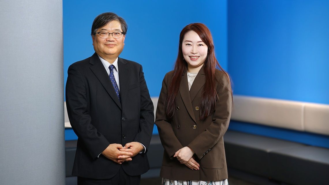 日本IBM  理事 テクノロジー事業本部 AI Lab Officeの竹田 千恵氏（右）と技術理事 コンサルティング事業本部 北山 浩透氏（左）