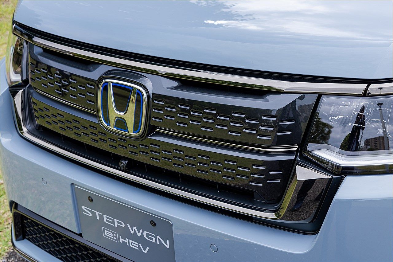 ホンダ「ステップワゴン e：HEV スパーダ  プレミアムライン ブラック エディション」（写真：三木 宏章）