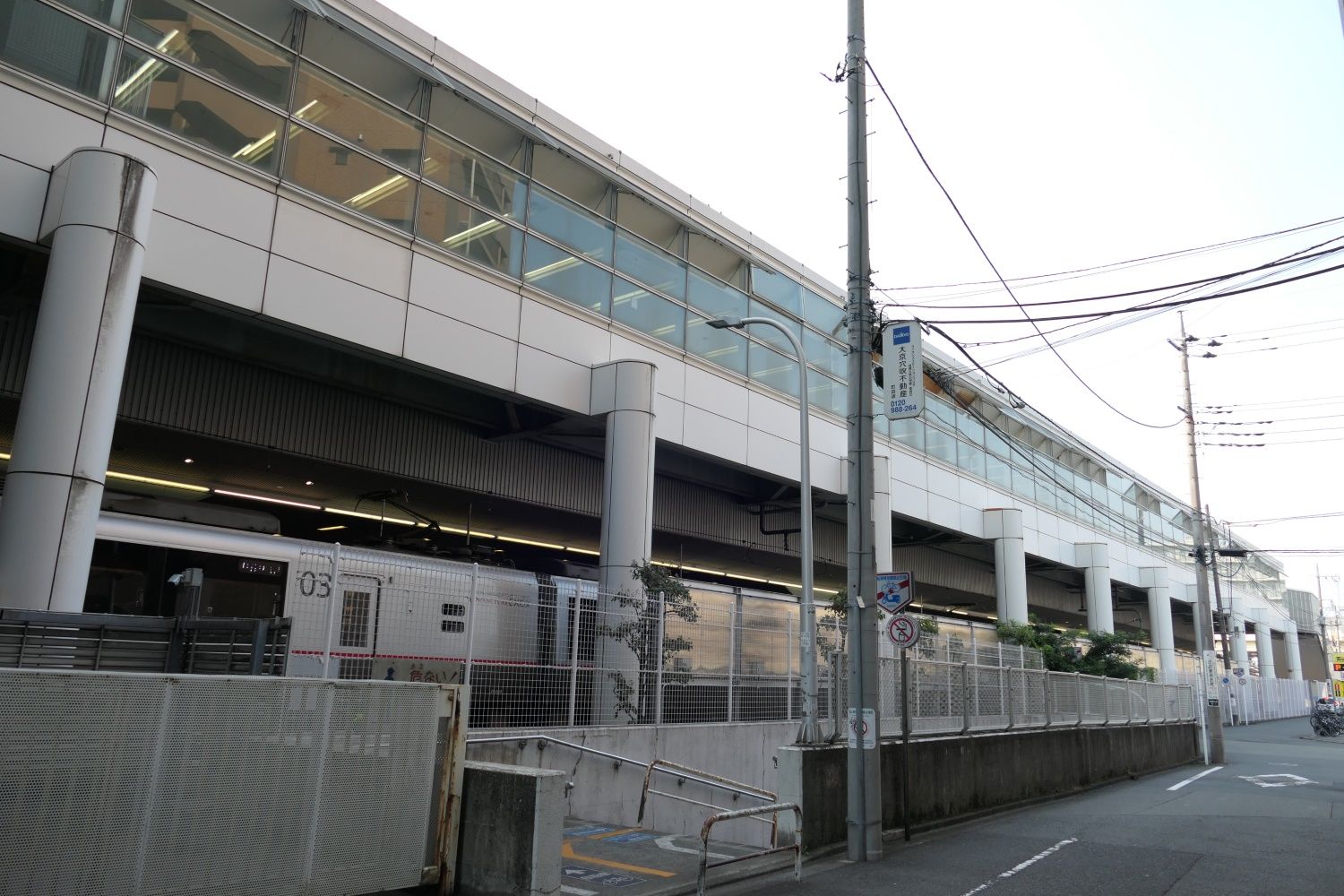 相模大野駅の通路外観