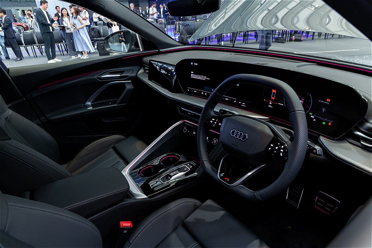 アウディの新型「Q5/Q5スポーツバック」（写真：三木 宏章）