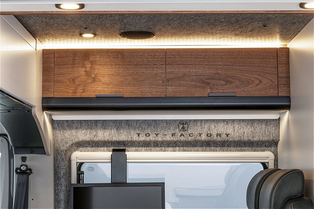 ジャパンキャンピングカーショー2026でトイファクトリーが発表した新型「ダヴィンチ6.0」（写真：トイファクトリー）