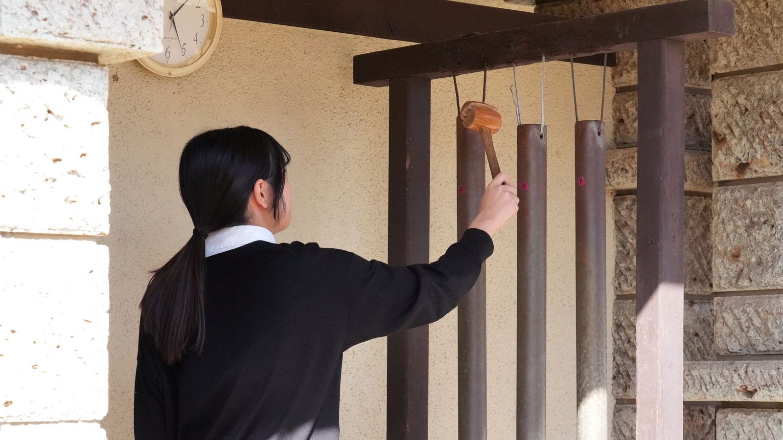 食事の時間の終わりを知らせるベル