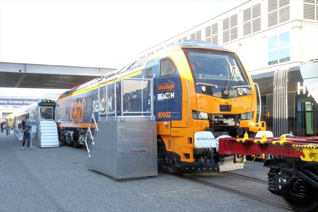 シュタドラー製のイギリス向け99型バイモード機関車（撮影：橋爪智之）