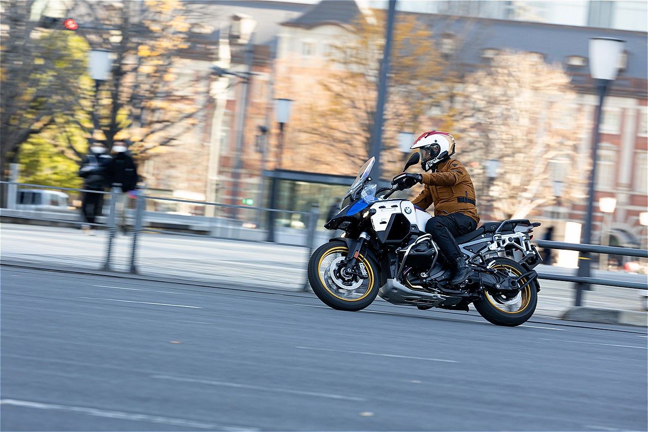 BMWモトラッドのGSシリーズの最新作「R1300GSアドベンチャー」（写真：三木宏章）