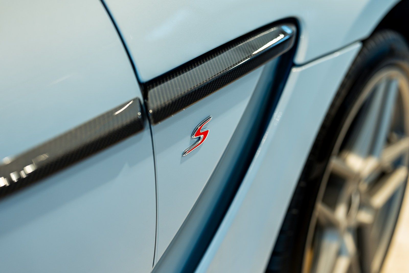 アストンマーティン DBX S（写真:Aston Martin Japan）