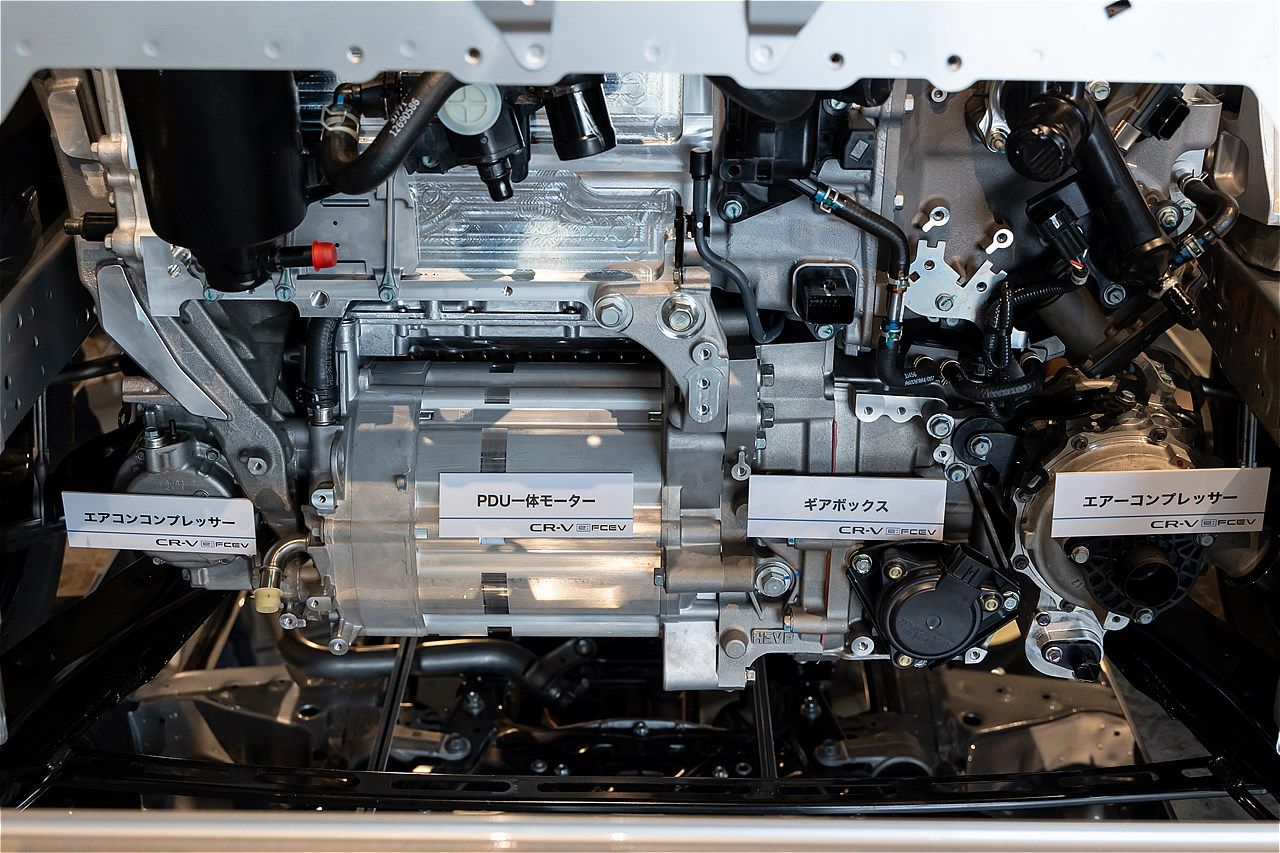 ホンダの新型燃料電池自動車「CR-V e:FCEV」（写真：三木宏章）