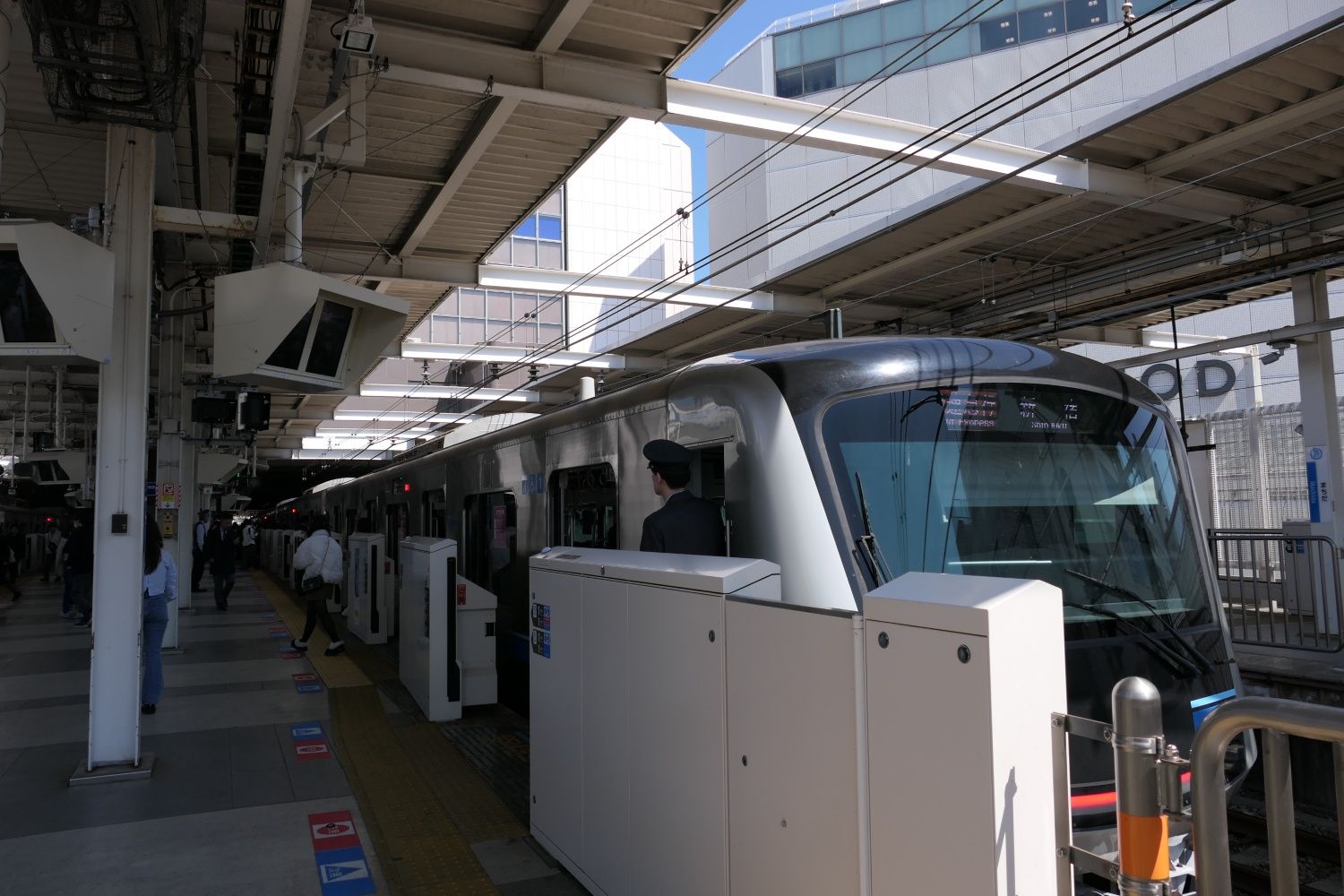 小田急町田駅　快速急行新宿行き
