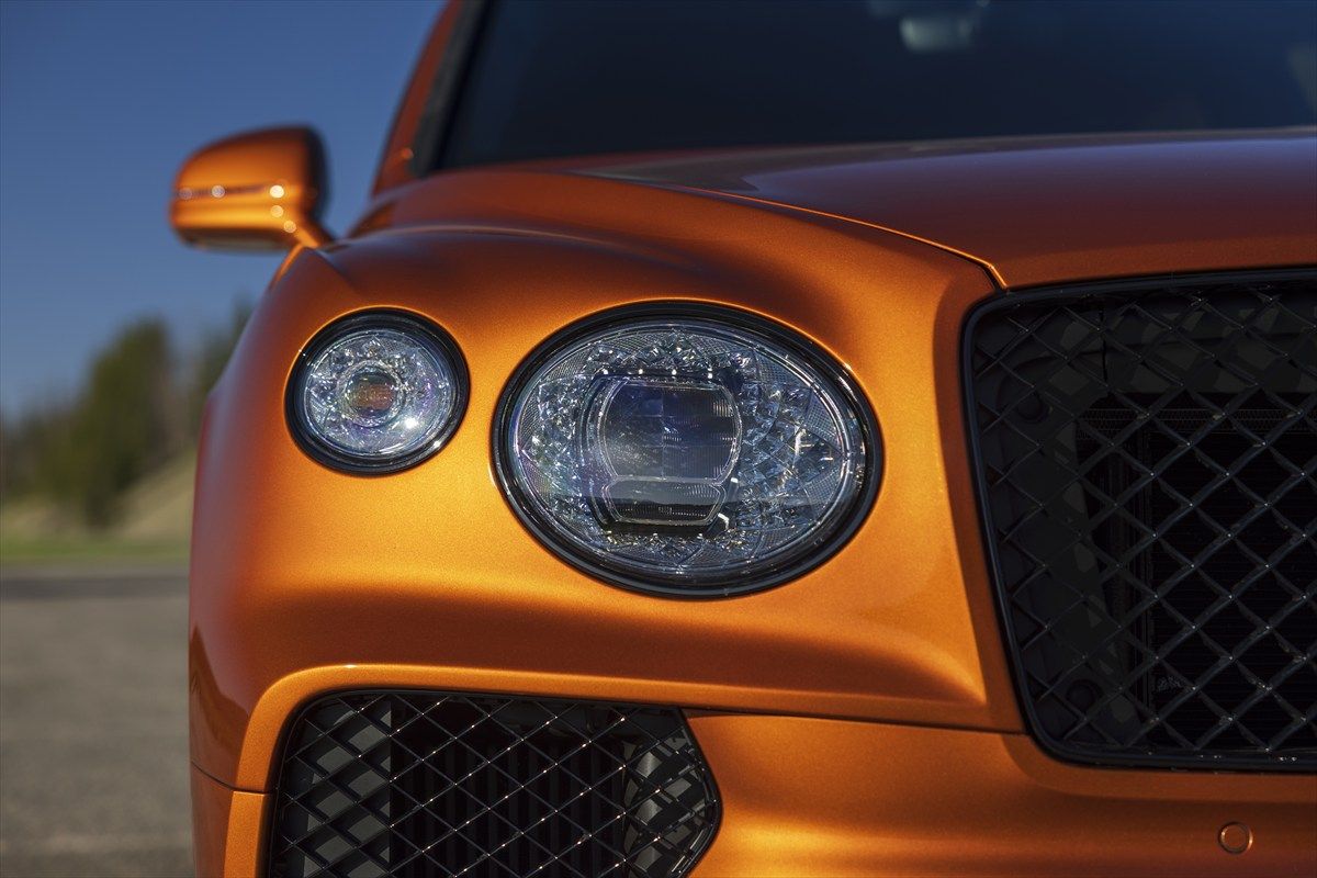 ベントレー ベンテイガ・スピード（写真：Bentley Motors）
