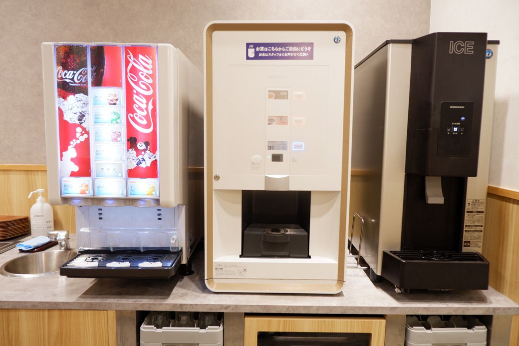 大戸屋　逗子店のドリンクバーの様子（筆者撮影）