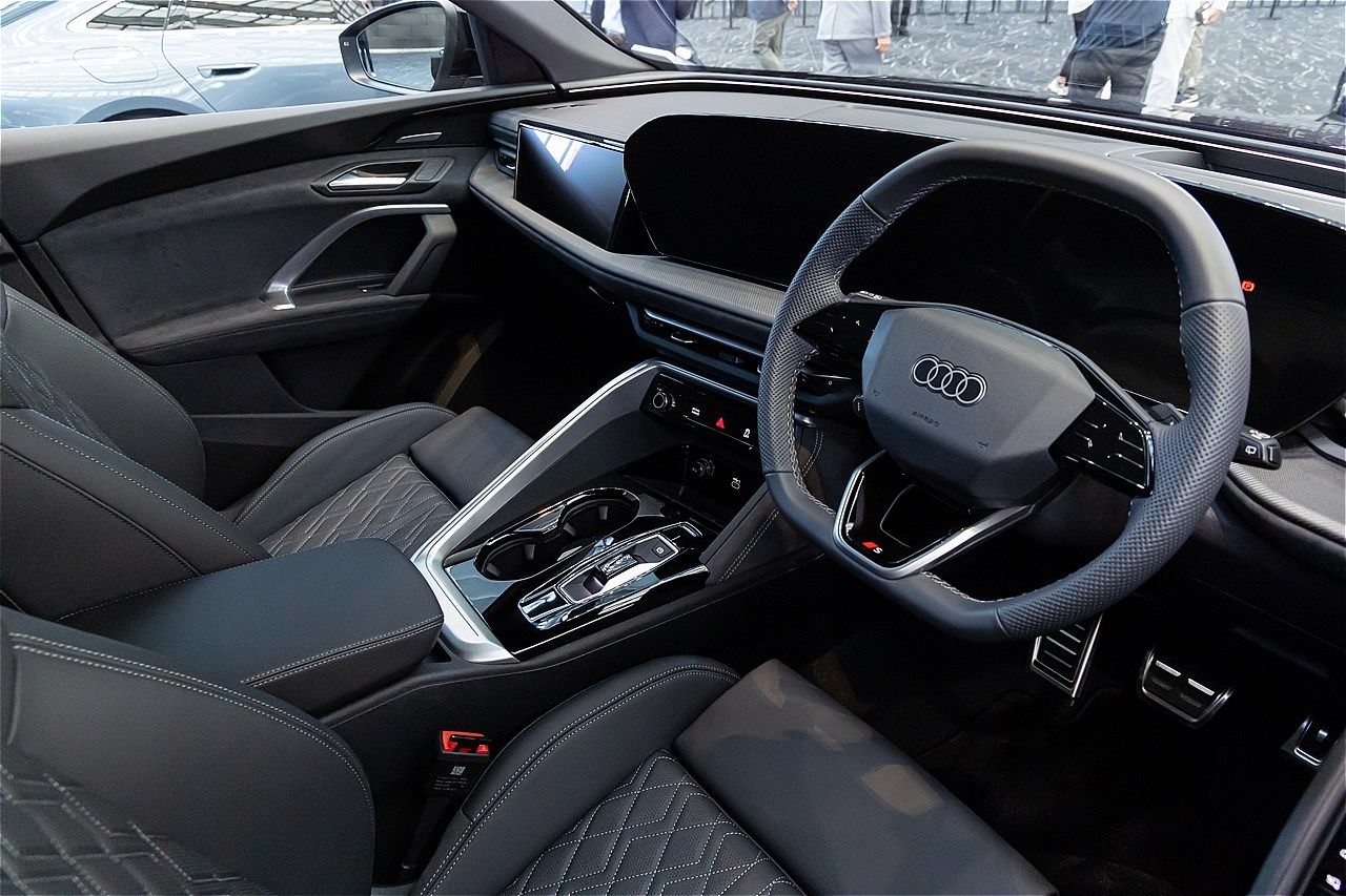 アウディの新型「Q5/Q5スポーツバック」（写真：三木 宏章）