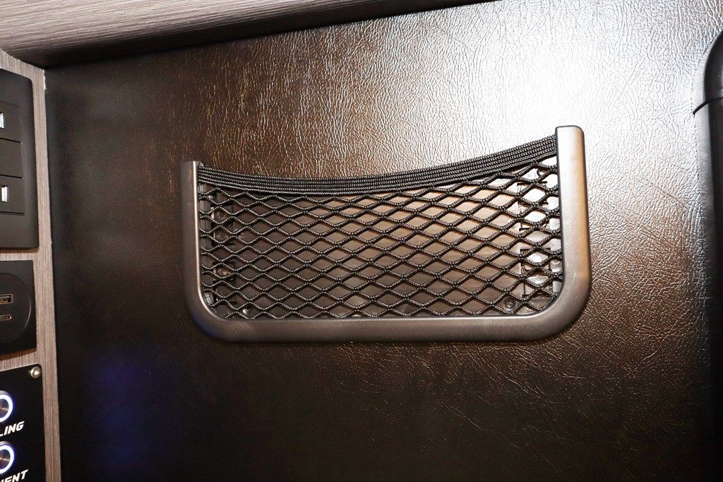 ダイレクトカーズの新作キャンピングカー「DN-75」（写真：筆者撮影）