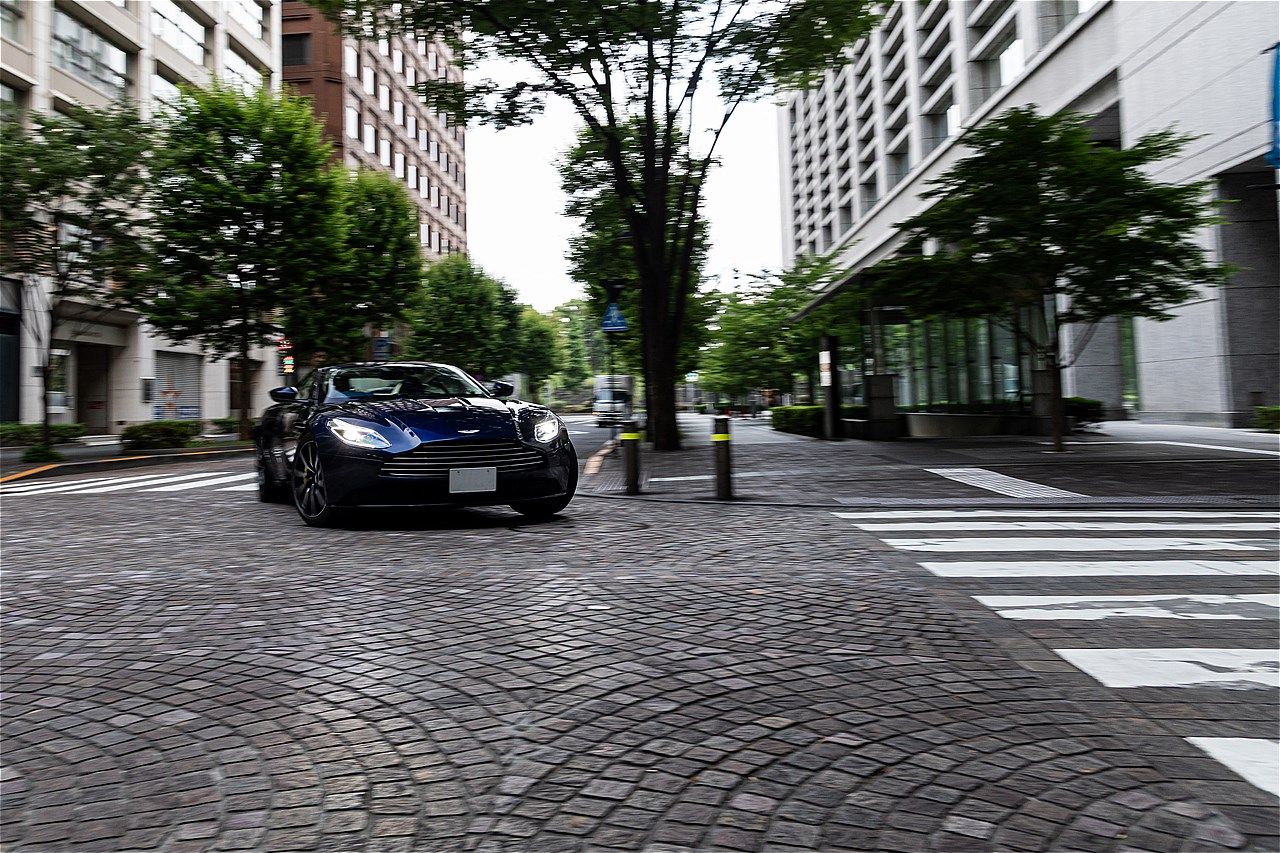 アストンマーティン「DB11」（写真：三木 宏章）