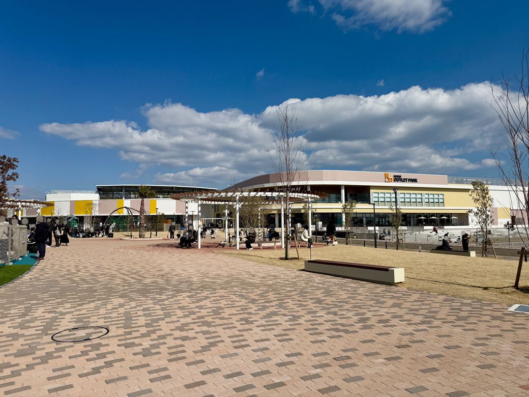 「三井アウトレットパークマリンピア神戸」（2025年3月撮影）