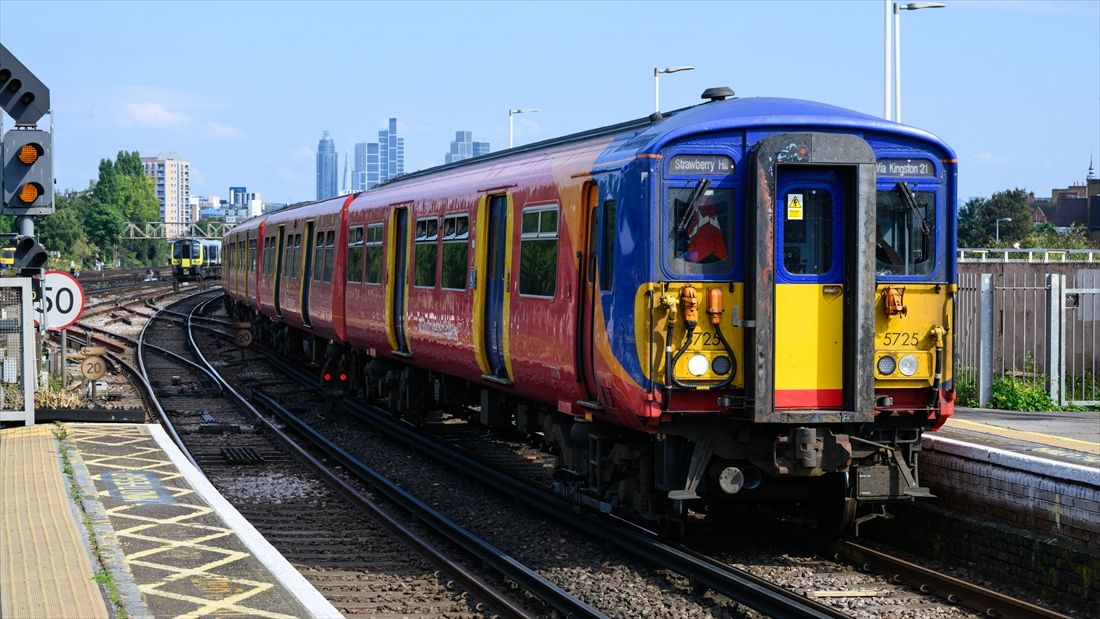 1983年に登場したクラス455。旧国鉄時代、民営化時代を経て再度の国営化時代まで走り続けた＝2024年（写真：Ian Dewar Photography/gettyimages）