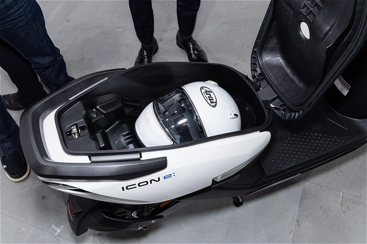 原付一種のホンダ新型電動スクーター｢アイコンe:｣（写真：三木 宏章）