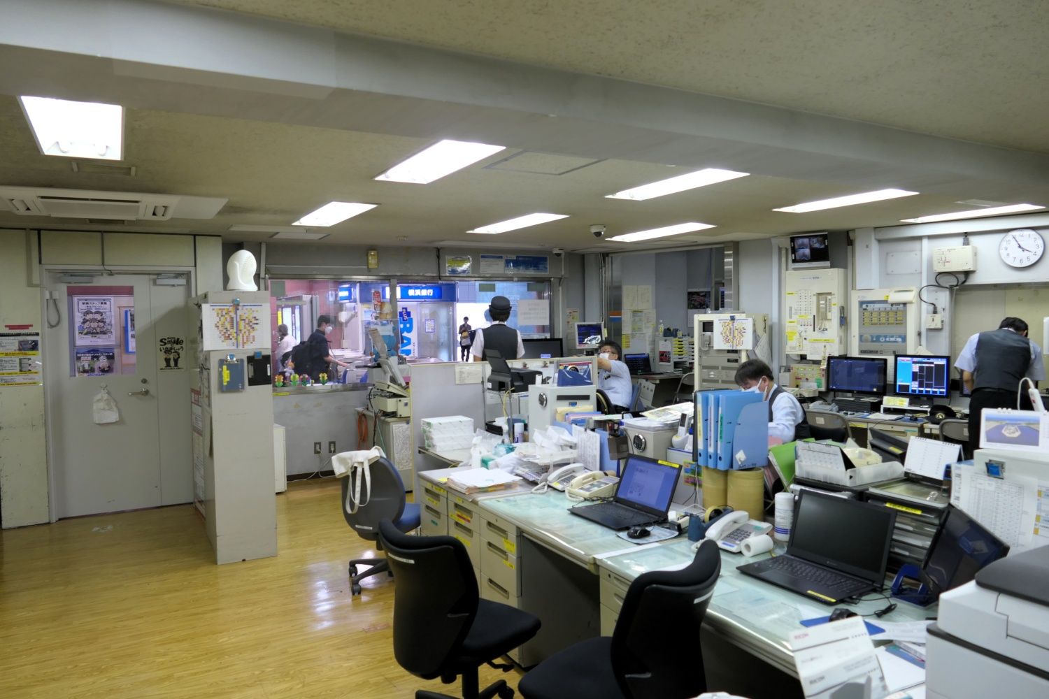 小田急　秦野駅
