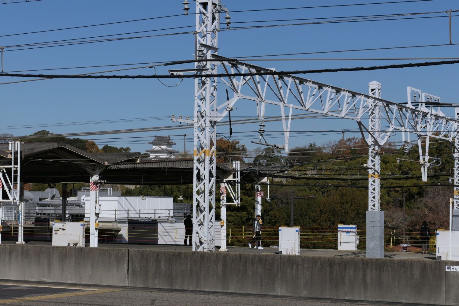 山陽明石駅ホームから見た明石城の櫓