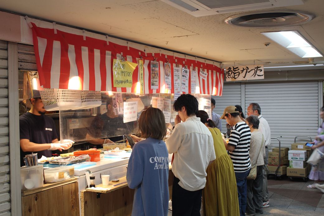 結構良さげな立ち食い寿司（筆者撮影）