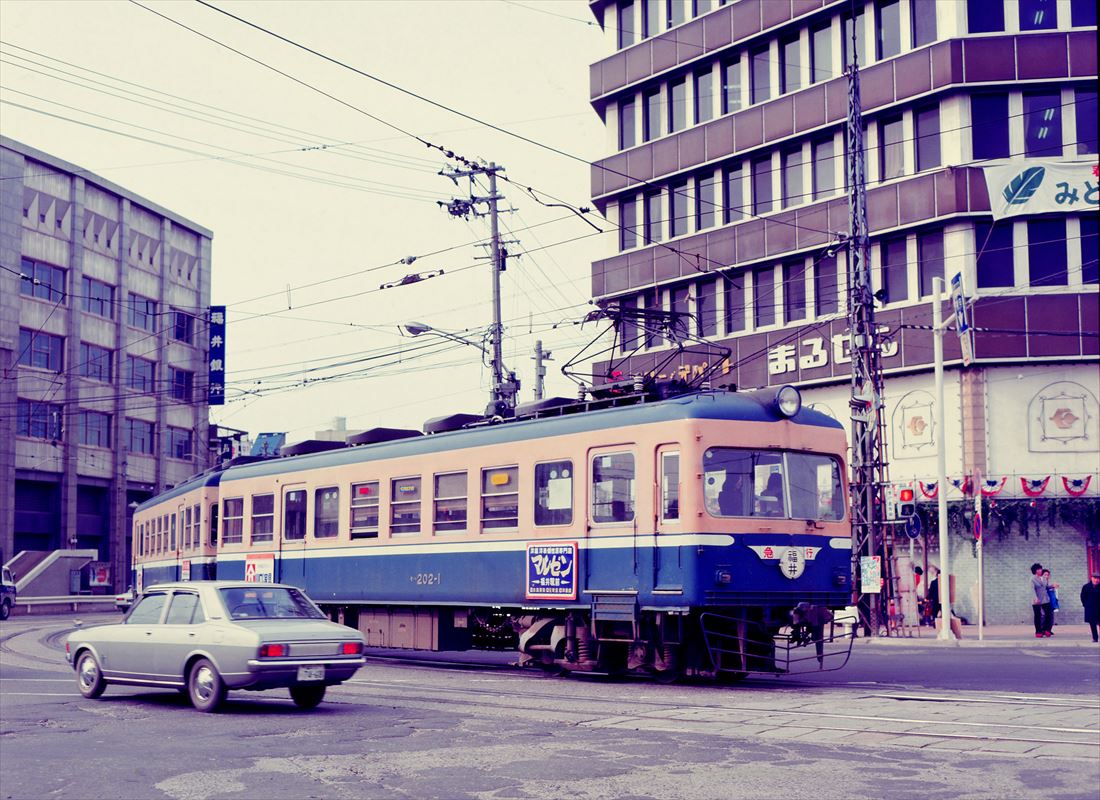 大名町ロータリーを行くモハ200形 福井鉄道福武線 1976年11月（撮影：南正時）