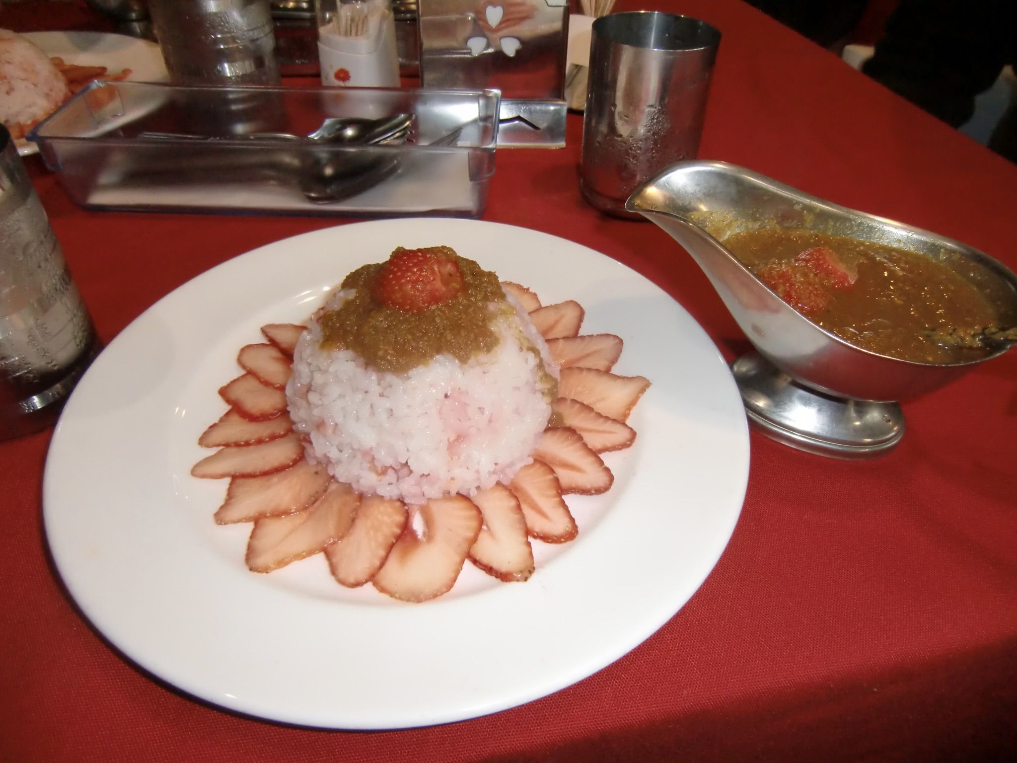 いちごカレー（写真：ぱくさん提供）