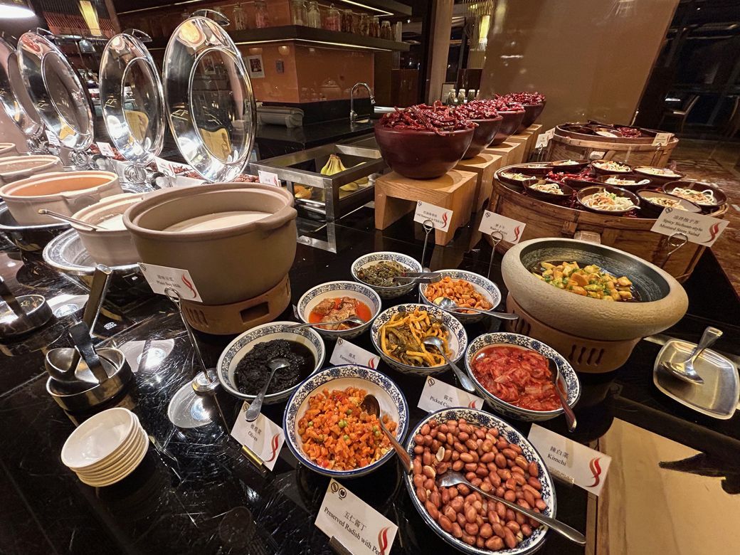 オールディダイニングでの朝食ビュッフェは種類が豊富だった（筆者撮影）