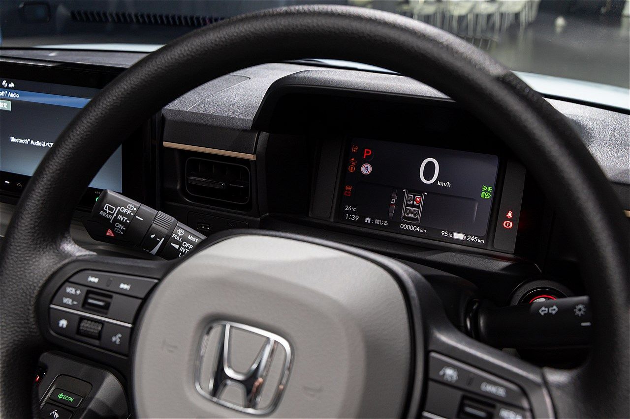 ホンダの新型軽自動車EV「N-ONE e:」（写真：三木 宏章）