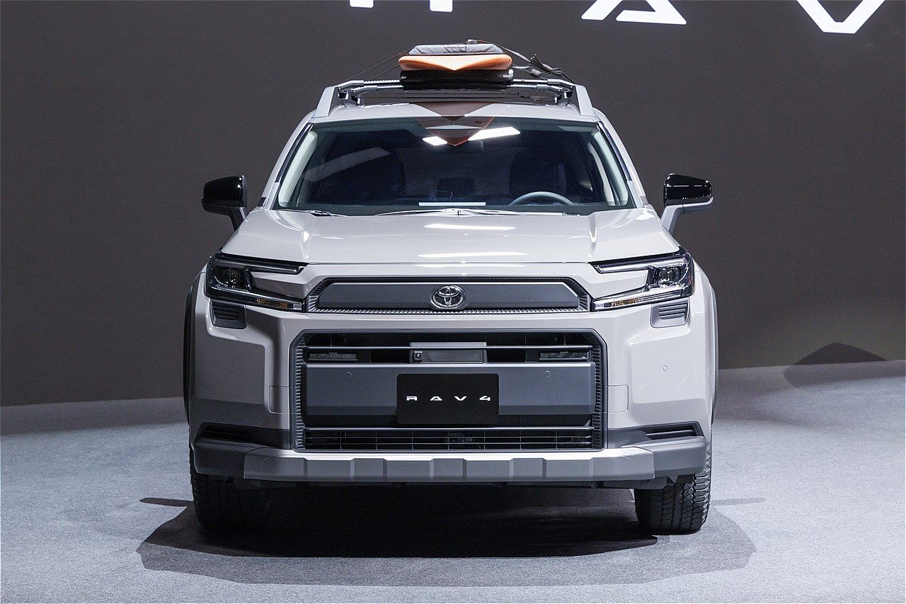 RAV4 Woodland（北米仕様、プロトタイプ）。日本仕様は「ADVENTURE」（写真：トヨタ自動車）