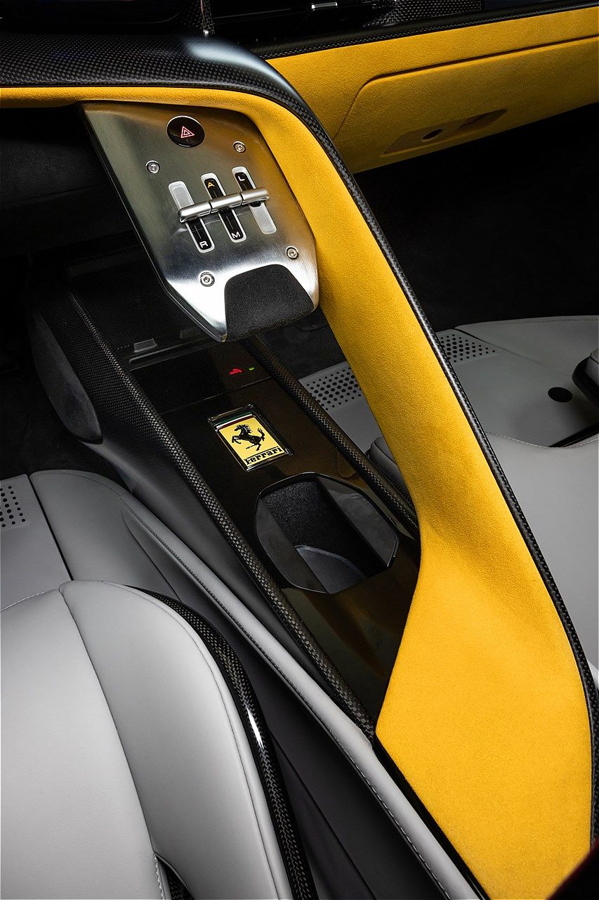 フェラーリの新型車「849テスタロッサ」（写真：Ferrari Japan）