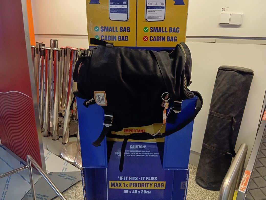 あれ、入らない……（筆者撮影）