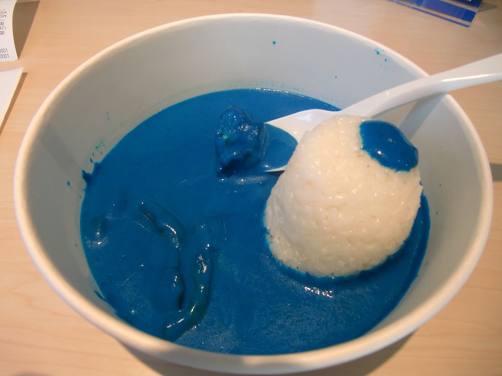 食欲減退ブルーカレー（写真：ぱくさん提供）