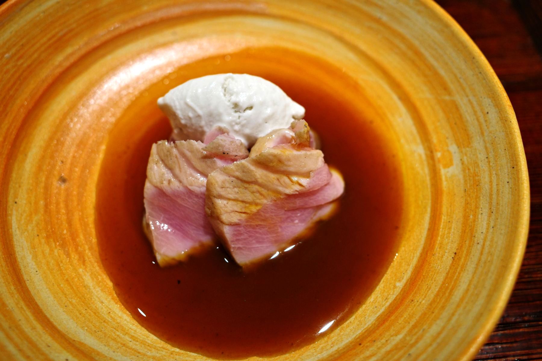 「オーベルジュ ときと」のSurf  & Turf No.1（シビ鮪 仔牛）（写真：筆者撮影）
