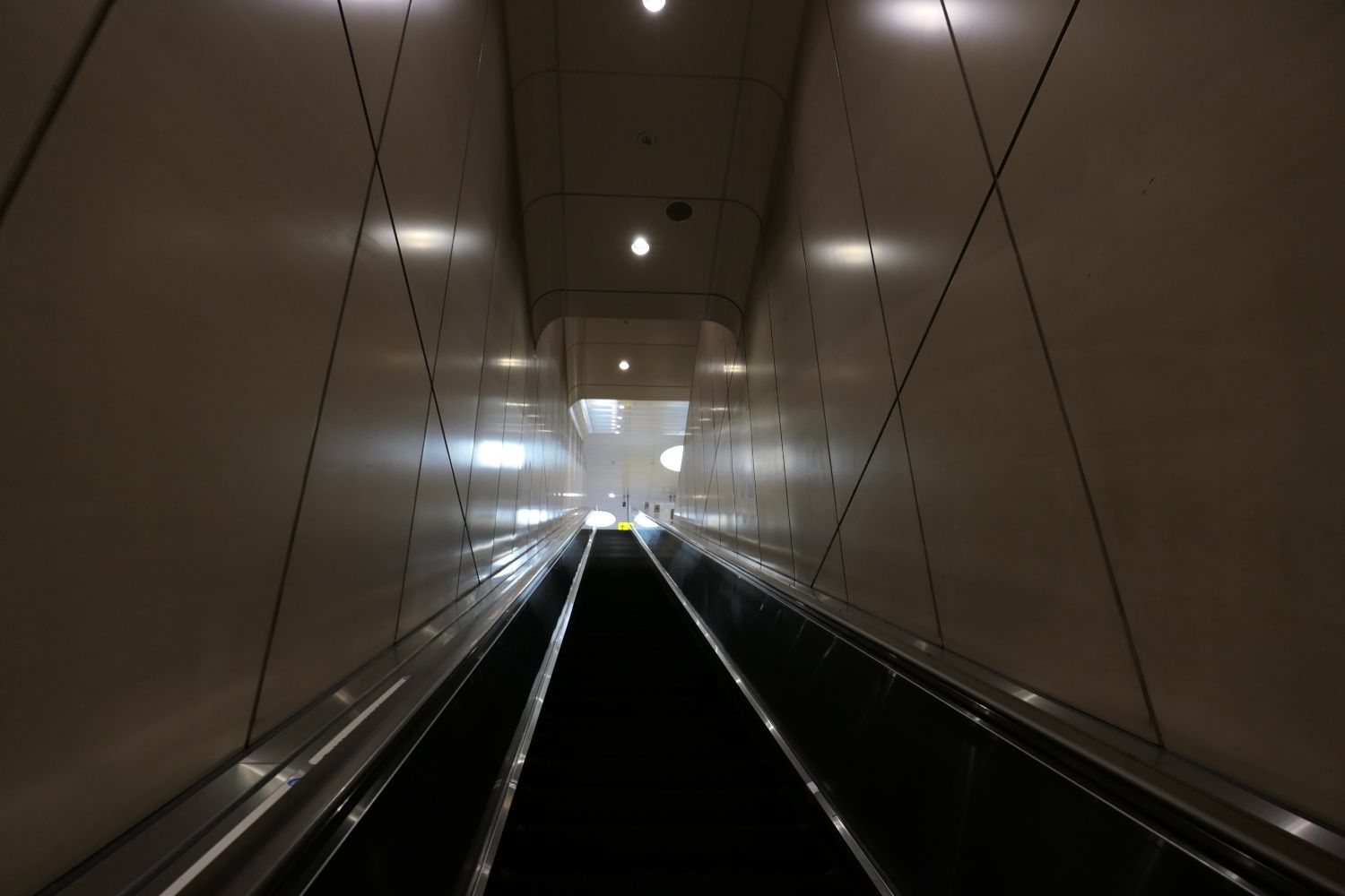世田谷代田駅　エスカレーター