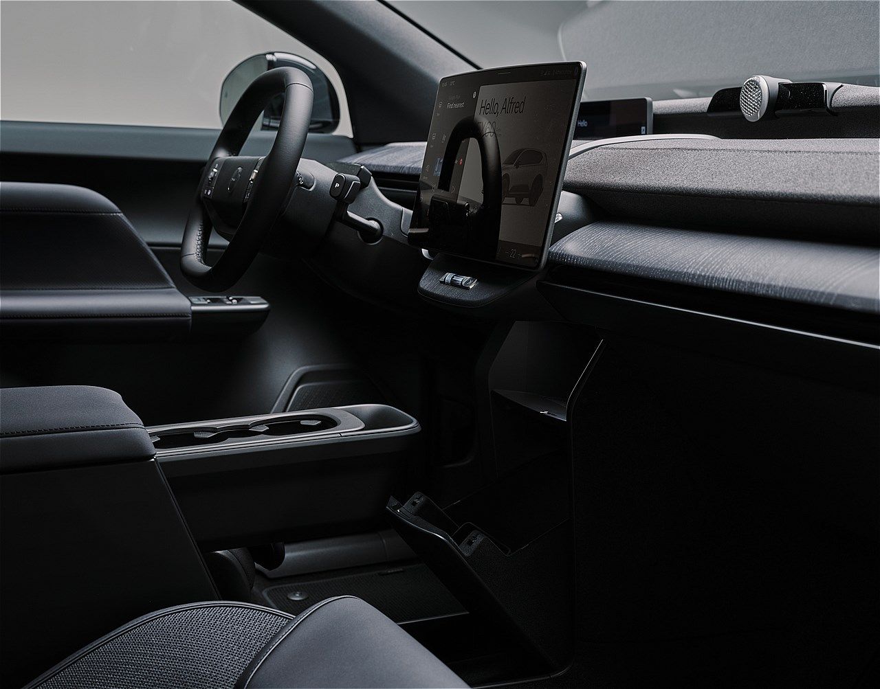 EX60と同時に発表されたボルボ「EX60クロスカントリー」（写真：ボルボ・カー・ジャパン）