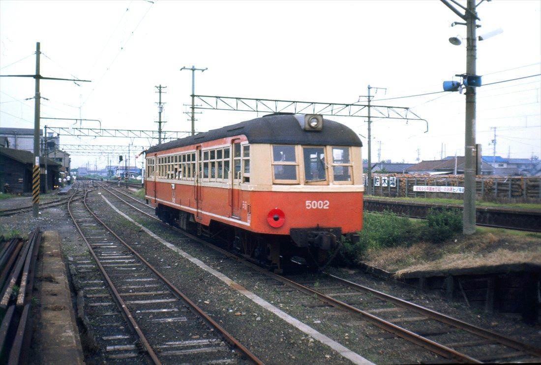 岡山臨港鉄道のキハ5002はかつての長大非電化私鉄、江若鉄道（滋賀県）の車両だった（撮影：南正時）