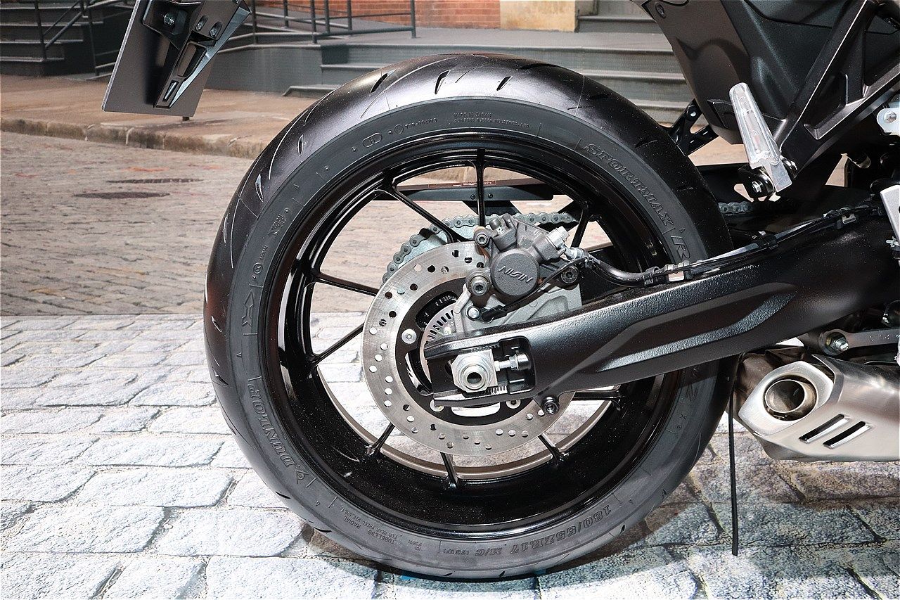 スズキの新型「GSX-8T」（筆者撮影）