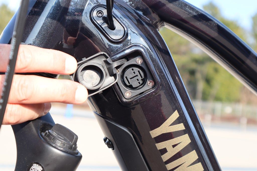 ヤマハの新型スポーツ電動アシスト自転車「クロスコアRV」（写真：筆者撮影）