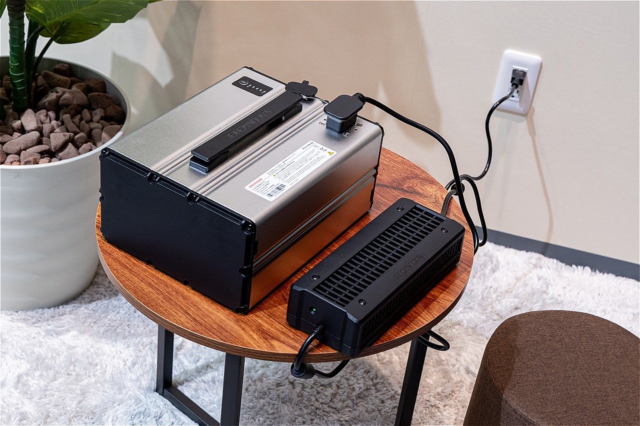 原付一種のホンダ新型電動スクーター｢アイコンe:｣（写真：三木 宏章）