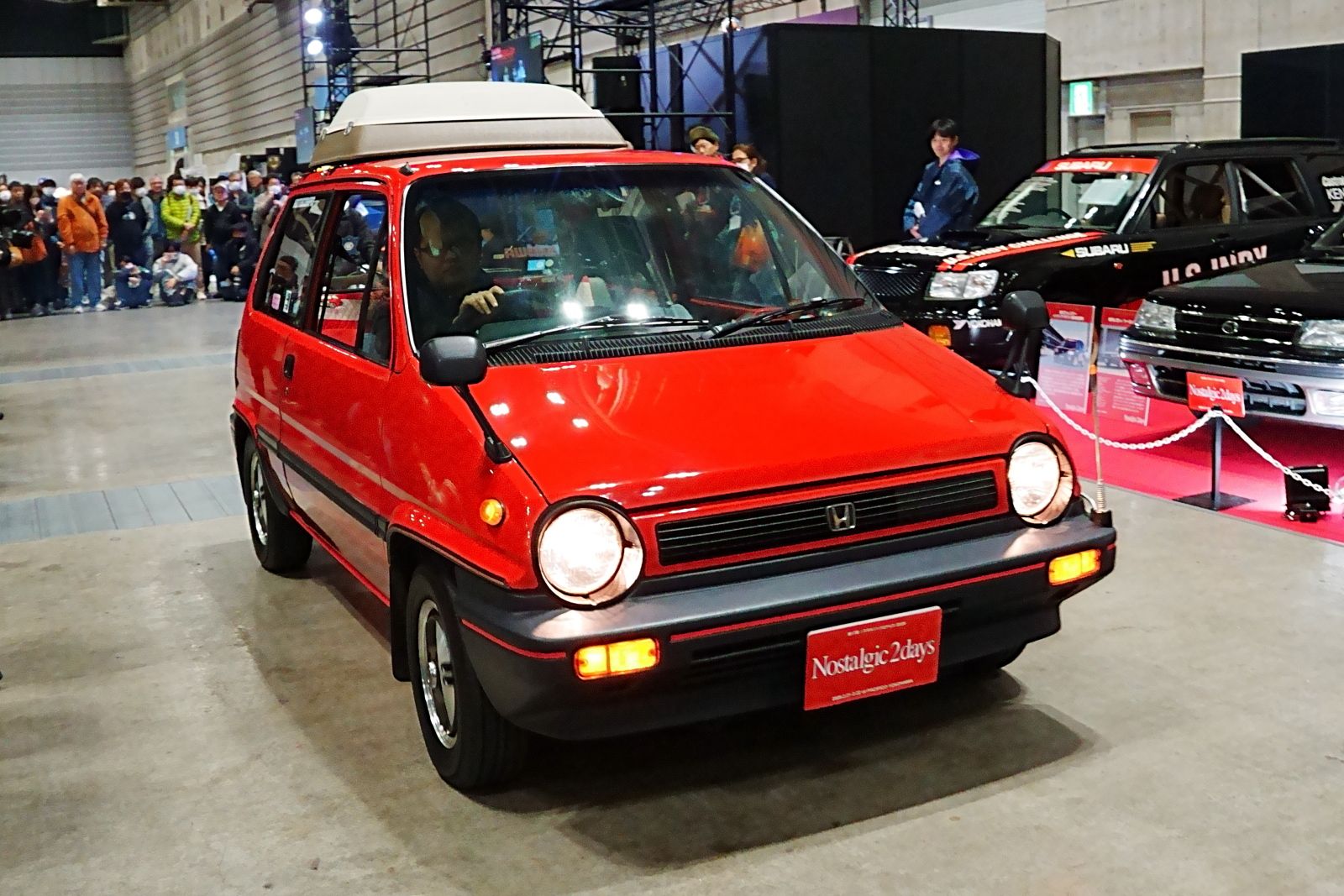 1982年式ホンダ「シティR」とオーナーの“Saka”さん（写真：筆者撮影）