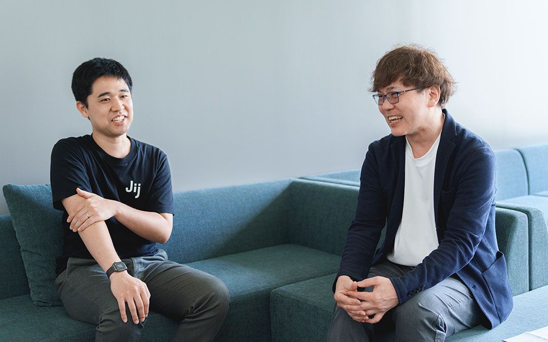 右から/カゴヤ・ジャパン セールスグループ フィールドセールスチーム 鶴岡 謙吾 氏 Jij  代表取締役 CEO 山城 悠 氏