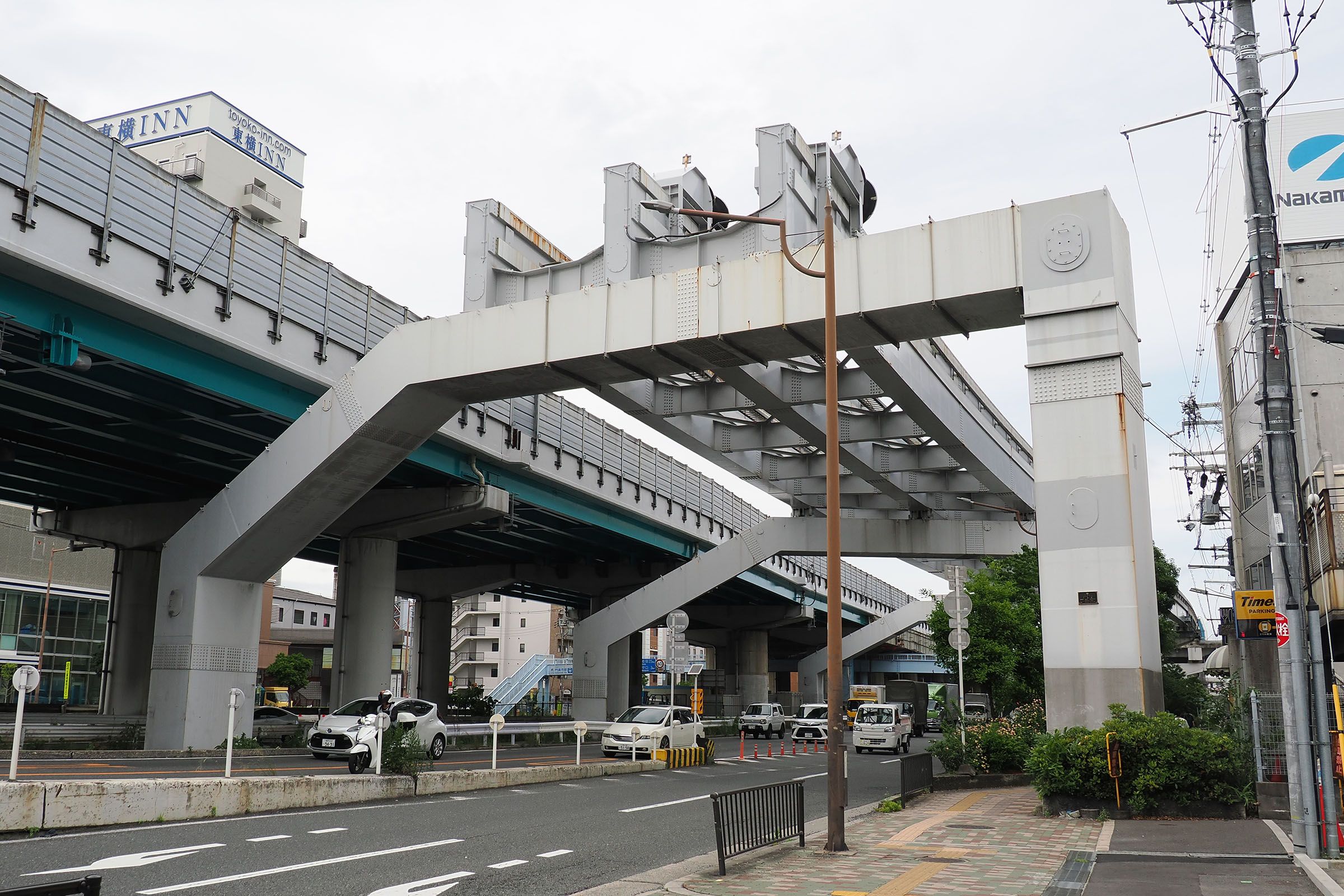 門真市駅の南側で途切れているレール。延伸を考慮した構造となっている（撮影：伊原薫）