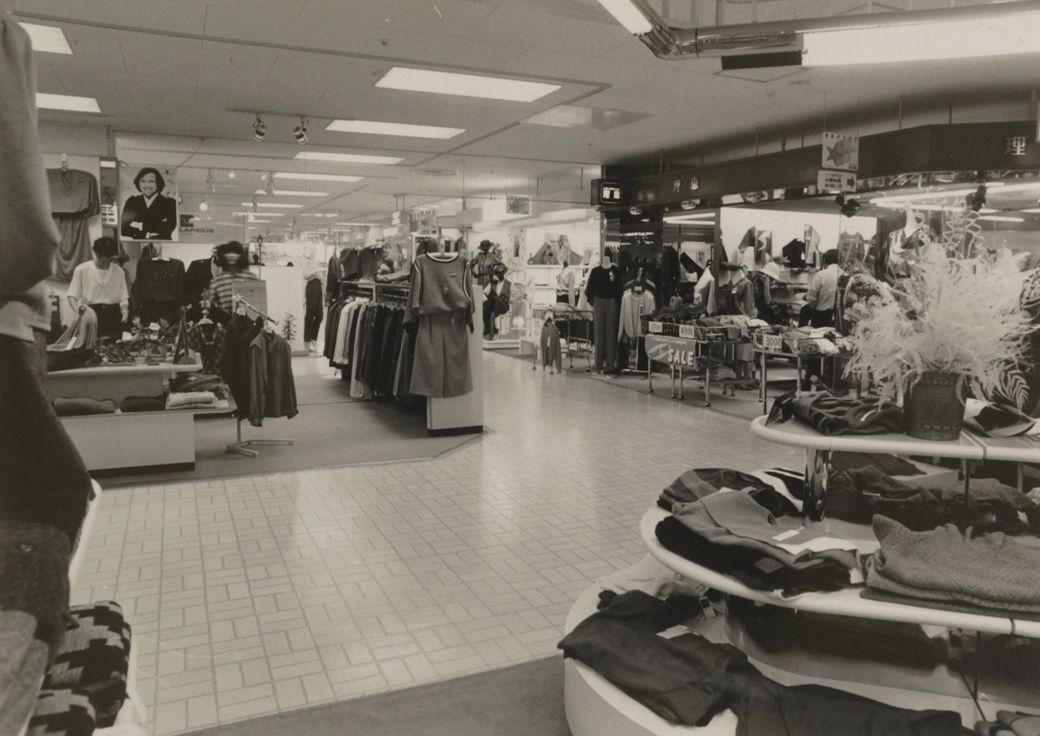 大宮西口共同ビル・DOM（地権者の店）（写真：1984年09月、東洋経済写真部撮影）