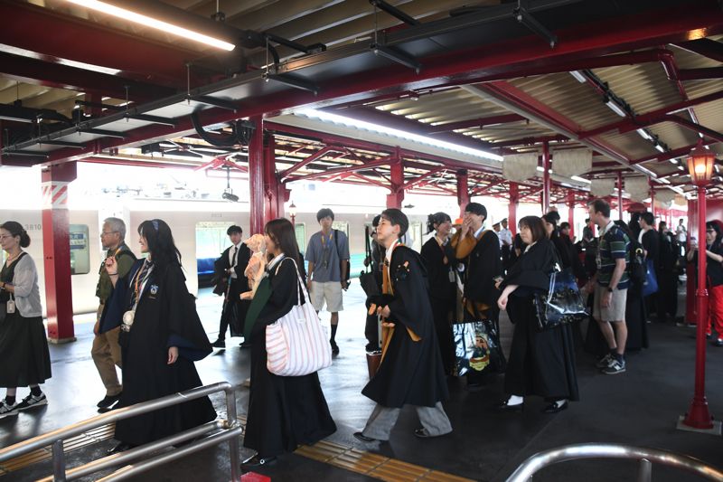 「バック・トゥ・ホグワーツ」特別イベント。豊島園駅に到着（記者撮影）